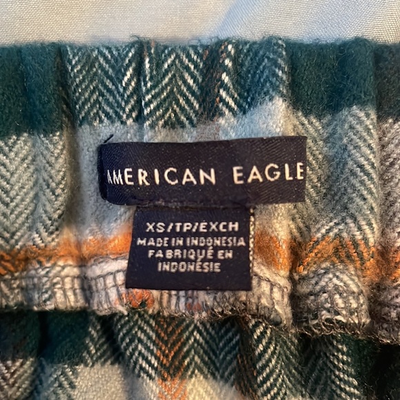 AMERICAN EAGLE OUTFITTERS PLAID MINI SKIRT NEVER WORN SO SOFT - Picture 4 of 7